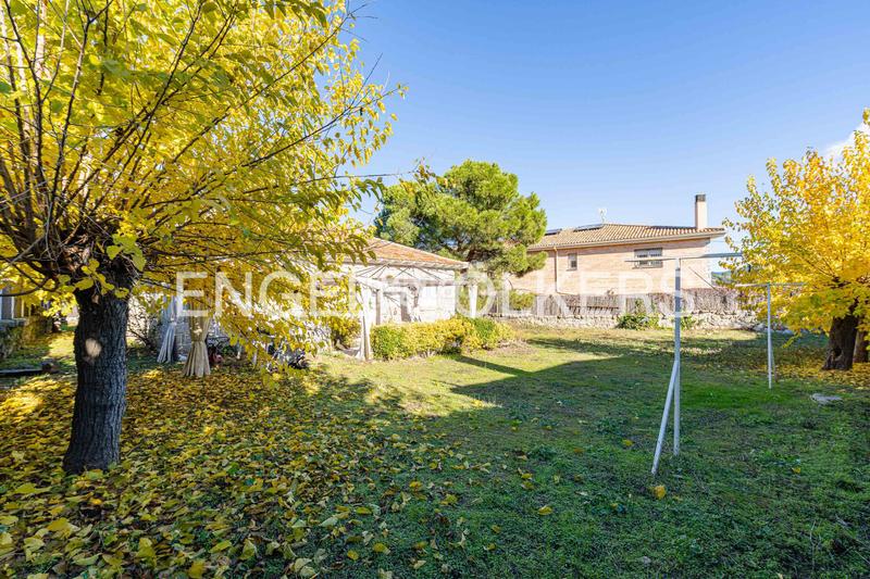 Foto b6605832-c4c3-455c-a9de-d6362e8a9ae5. Casa oportunidad única chalet independiente sobre parcela segregable en 3 fincas edificables en Galapagar