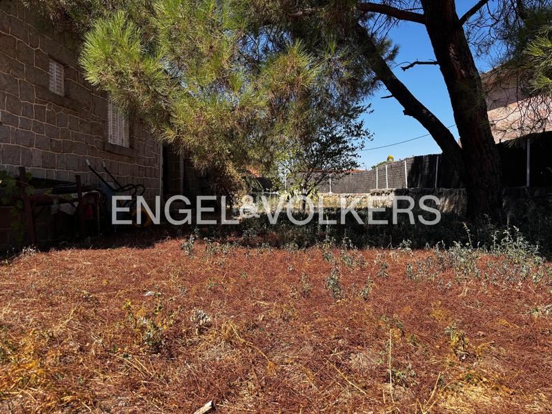 Foto b83ff8d5-2cfd-4d2d-b2ef-088a062c106e. Casa oportunidad única chalet independiente sobre parcela segregable en 3 fincas edificables en Galapagar