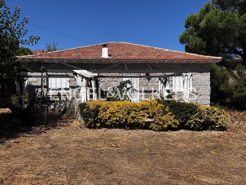 Foto d5526819-93a5-4491-a075-88d0c3552641. Casa oportunidad única chalet independiente sobre parcela segregable en 3 fincas edificables en Galapagar