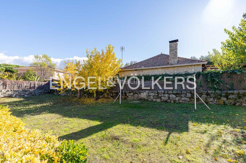 Foto d6b794d8-5349-4a83-9c56-87e06a20e379. Casa oportunidad única chalet independiente sobre parcela segregable en 3 fincas edificables en Galapagar