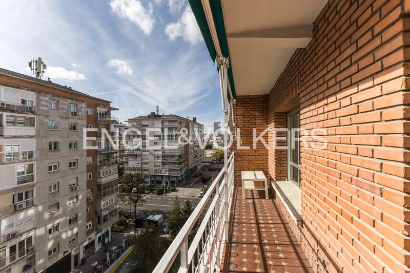 Foto 4181faad-0b65-4d4f-9b31-778cf043c714. Rent apartment with heating in Ciudad Jardín Madrid