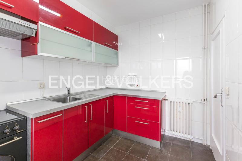 Foto 4fb08b91-8b3e-4edb-a3b0-b968e410ab9a. Rent apartment with heating in Ciudad Jardín Madrid