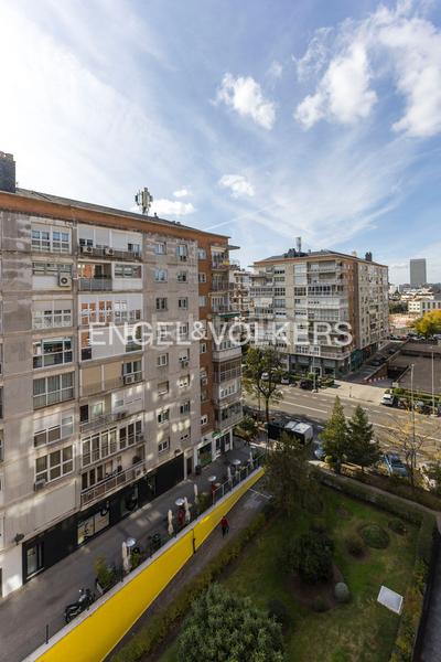 Foto d4eb2134-a1fc-4385-9d6d-515a98e7a813. Rent apartment with heating in Ciudad Jardín Madrid