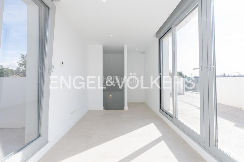 Foto 27e5cdf3-e1b5-4349-8883-aaf47ebce6b3. Casa adossada amb calefacció aparcament piscina a Pozuelo de Alarcón