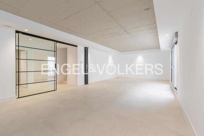 Foto 2f1f31ee-f813-44ef-975c-7e6de48157c7. Casa adossada amb calefacció aparcament piscina a Pozuelo de Alarcón