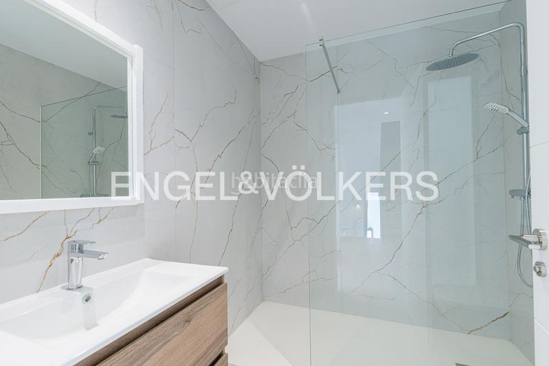 Foto 3f7fbf4b-df96-4a4b-9f7e-88f43193c276. Casa adossada amb calefacció aparcament piscina a Pozuelo de Alarcón