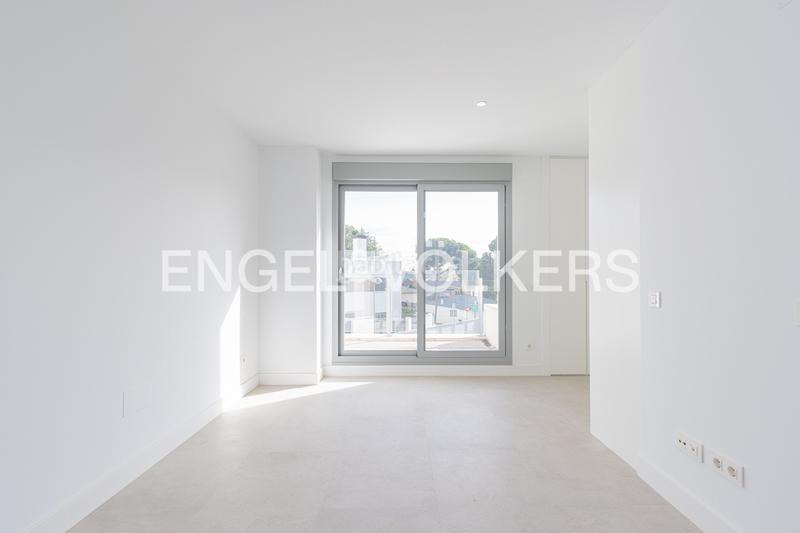 Foto 3f9ea29e-8e90-4f05-bb0d-4c1239e7e637. Casa adossada amb calefacció aparcament piscina a Pozuelo de Alarcón