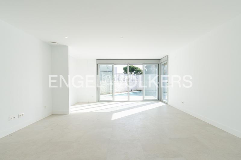 Foto 96b8cc3d-6041-47cb-aef9-20d2b82629bc. Casa adossada amb calefacció aparcament piscina a Pozuelo de Alarcón