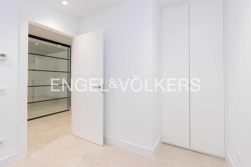 Foto ba8b8261-7b3e-4fc4-83a7-24b1a48a8a00. Casa adossada amb calefacció aparcament piscina a Pozuelo de Alarcón