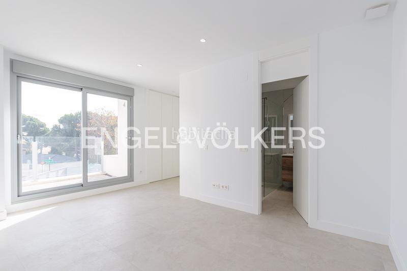 Foto c6c919eb-ef90-4d52-aaa0-7ac63508cb99. Casa adossada amb calefacció aparcament piscina a Pozuelo de Alarcón