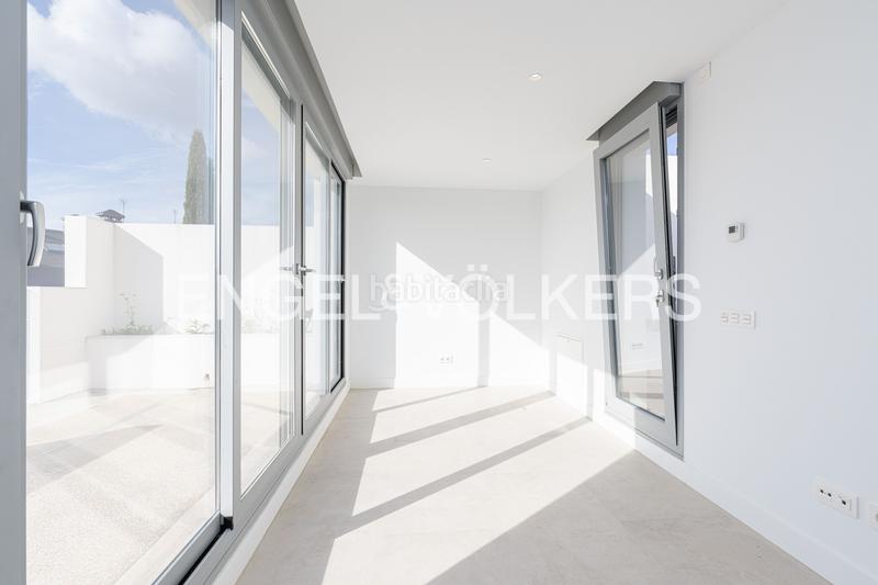 Foto f3e2cb00-420b-4e41-871c-ab2ff90d2382. Casa adossada amb calefacció aparcament piscina a Pozuelo de Alarcón