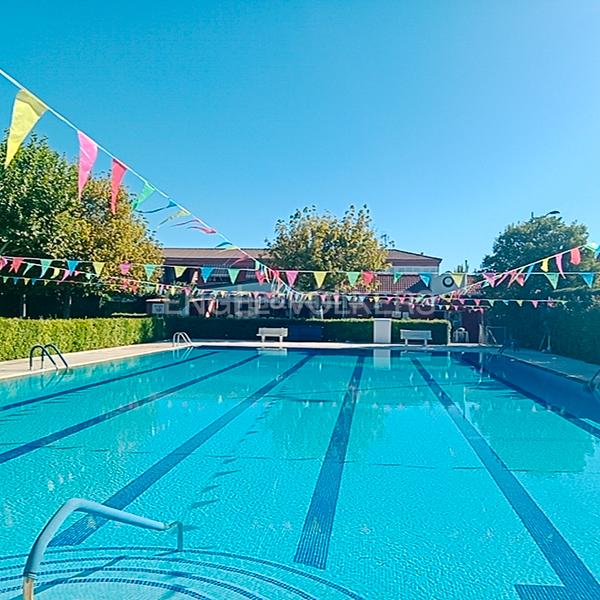 Foto 62f9282f-63a5-40ed-8cde-0f0d40ea7f96. Maison jumelée avec chauffage parking dans Sector 3 Getafe