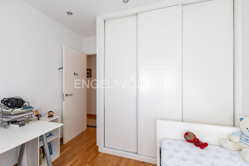 Foto ce5e0f9d-8fcb-45b0-a9a5-6d21743d23d0. Maison jumelée avec chauffage parking dans Sector 3 Getafe