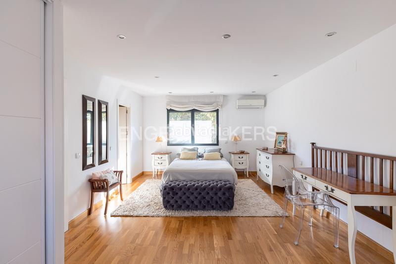 Foto f8aa4e4f-43ee-4747-8af5-e3827dc14fbc. Maison jumelée avec chauffage parking dans Sector 3 Getafe