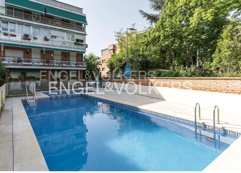 Foto 9830c480-3e28-4eb4-88ef-8af709a012b3. Location appartement avec chauffage parking piscine dans Madrid