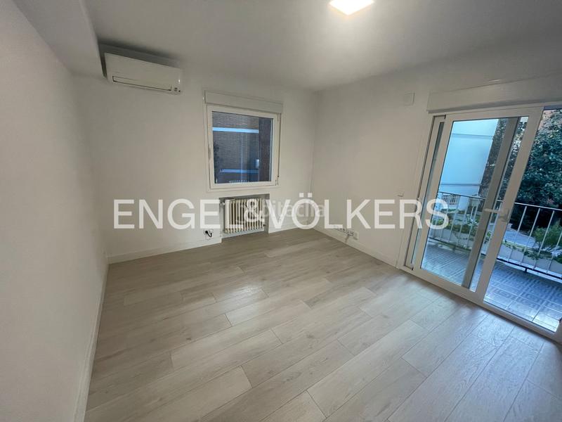 Foto cd2b7d76-62a7-4895-9a1e-e2b25f0d2bd5. Miete appartement mit heizung parking pool in Concepción Madrid