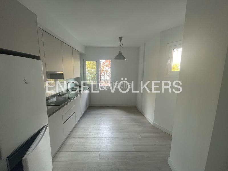 Foto d52ba0e4-5a9a-46d7-a9e1-bcec8dfaa182. Miete appartement mit heizung parking pool in Concepción Madrid