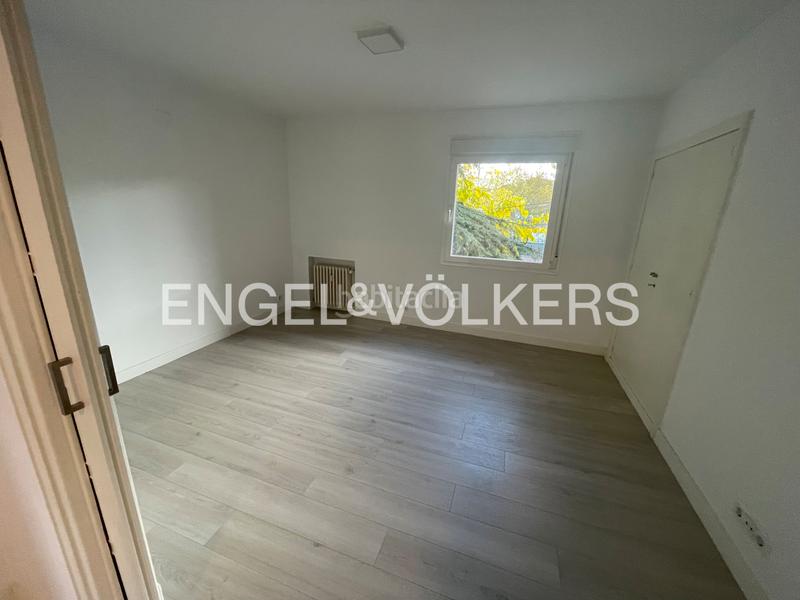 Foto 3f2c90ee-ba59-4fb5-b1fc-e737b211eb08. Rent apartment with heating parking pool in Concepción Madrid