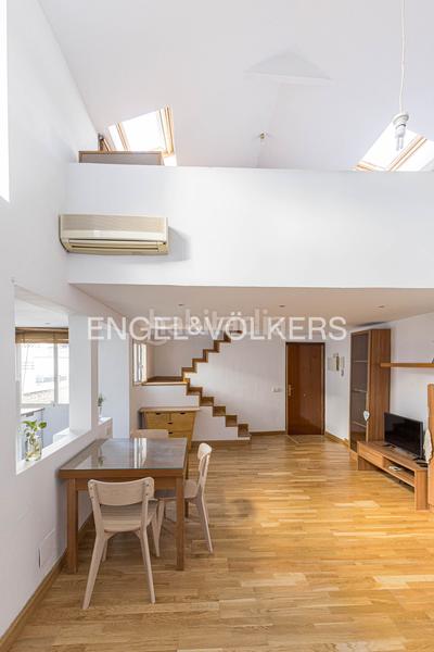 Foto 06872289-01cd-4476-8c75-d44c38532fe9. Alquiler ático  duplex con terraza en malasaña en alquiler en Madrid