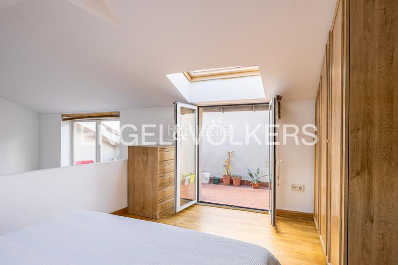 Foto 1de89a96-4193-4636-8237-8aa3b8c0966b. Alquiler ático  duplex con terraza en malasaña en alquiler en Madrid