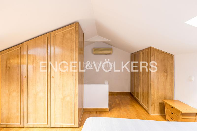 Foto 2afdb1e3-fb4c-4ee0-bd32-70fe7dd1752a. Alquiler ático  duplex con terraza en malasaña en alquiler en Madrid