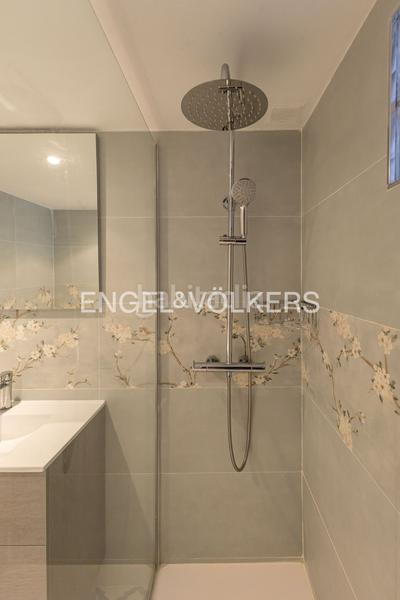 Foto 57e78b15-65d4-408f-90b7-c990c2dc8d5b. Alquiler ático  duplex con terraza en malasaña en alquiler en Madrid