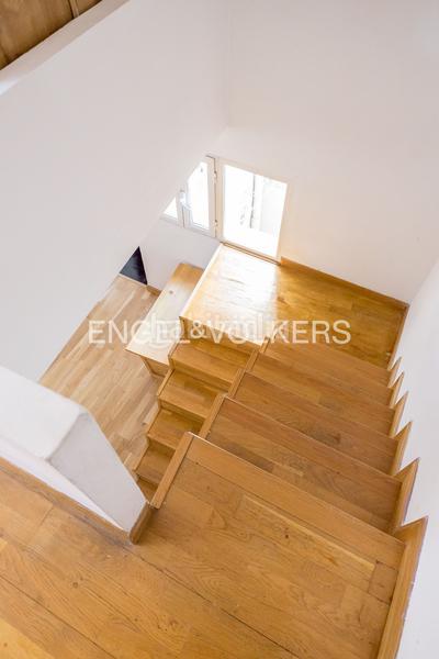 Foto 66331ffe-b08c-4dea-98f0-0fb1c6f480e5. Alquiler ático  duplex con terraza en malasaña en alquiler en Madrid