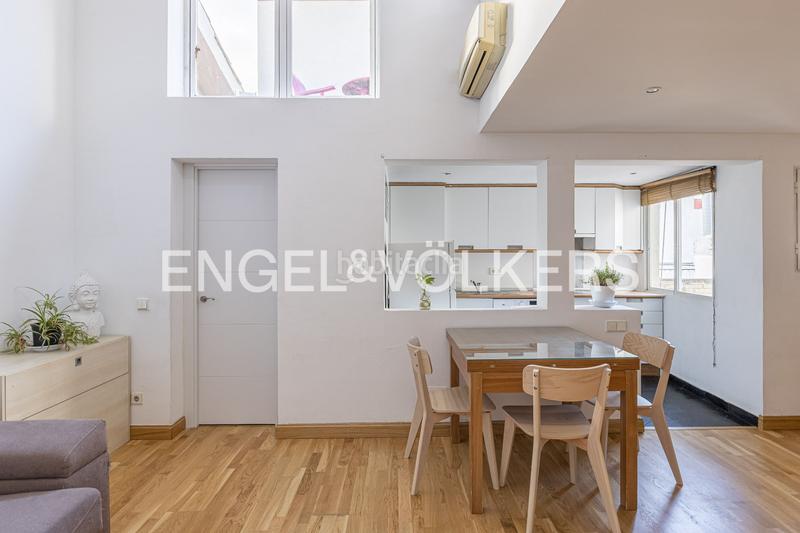 Foto b7de871b-ffe8-470a-b19a-f2d3b8768e96. Alquiler ático  duplex con terraza en malasaña en alquiler en Madrid