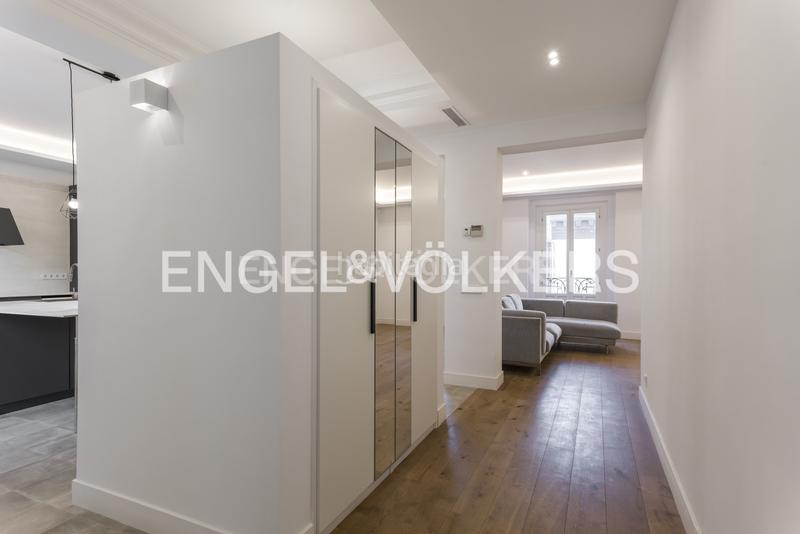 Foto 160b3f6a-6bc7-41bf-86ad-9d76538a5bd3. Rent apartment with heating in Cortes-Huertas Madrid