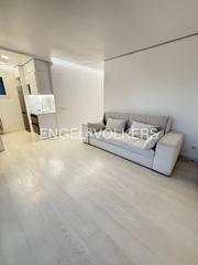 Rent Apartment in Castilla. Maravilloso piso amueblado, lleno de luz y rodeado por dos terra