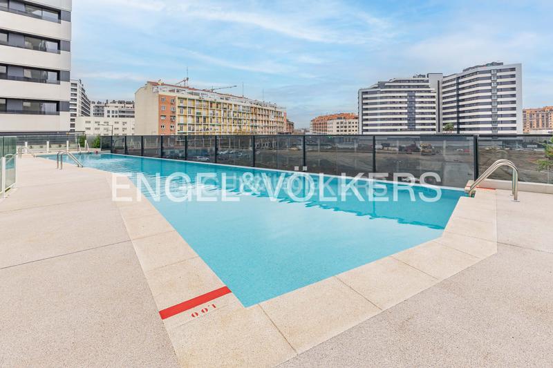 Foto fc562f45-974f-4b64-8113-9fc4d9f4e239. Lloguer apartament amb calefacció aparcament piscina a Madrid