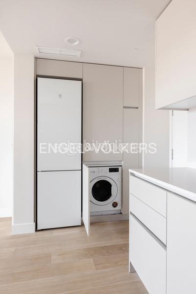 Foto f451f72c-18d3-4db4-ae29-12f23ffd7c7e. Rent apartment with heating parking pool in Imperial Madrid