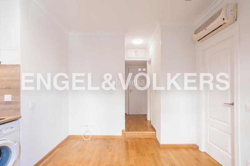 Foto 2e6fa09f-fdd3-4bc6-b118-8d77ae3466ba. Alquiler apartamento  exterior con balcones en alquiler en Madrid