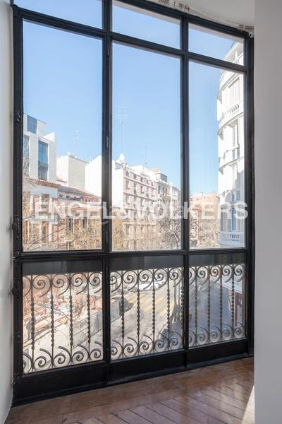 Foto 71af613a-5a9e-4826-81e3-1b811485551a. Alquiler apartamento  exterior con balcones en alquiler en Madrid