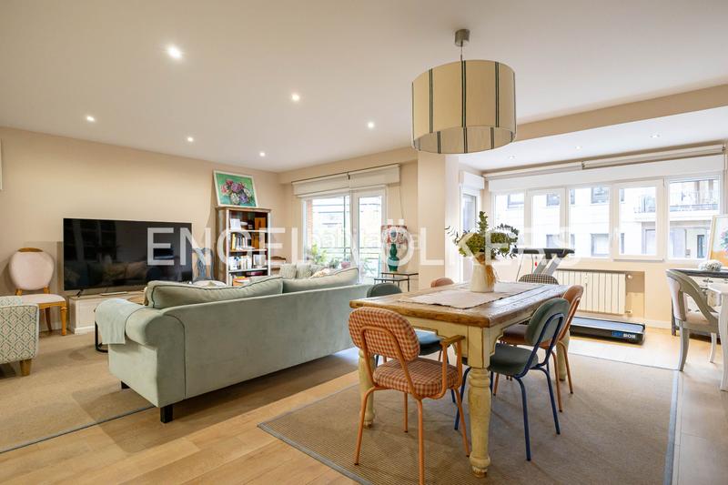 Foto f4002bd0-d195-4152-bb31-ab197c4db69f. Appartement mit heizung in El Viso Madrid