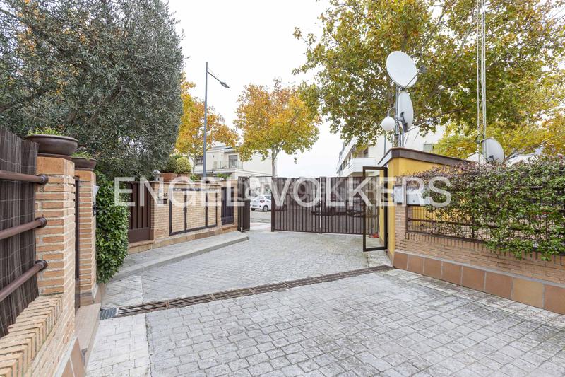 Foto 708d2e4c-68e1-4e80-8dff-c00b921eee1e. Casa amb calefacció aparcament piscina a Viñas Viejas Boadilla del Monte