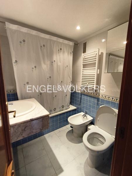 Foto 7eb43bca-bc4e-42a4-b3e7-4740cd014da4. Location appartement avec chauffage parking piscine dans Madrid