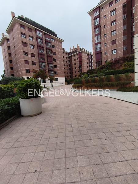 Foto c1ad09dc-30de-4390-8144-cbe48f11c64b. Location appartement avec chauffage parking piscine dans Madrid