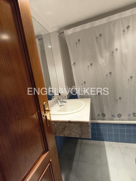 Foto 86304c96-6819-4e35-887a-18a1b251fbad. Rent apartment with heating parking pool in Pinar del Rey Madrid