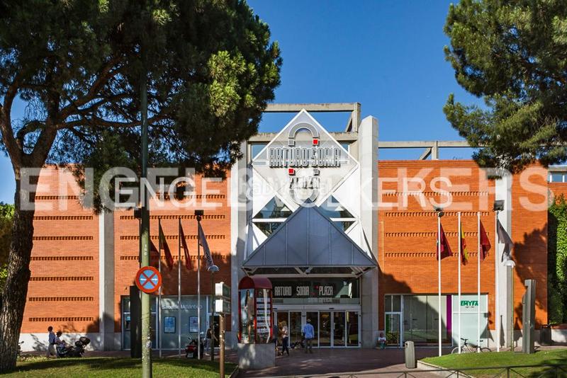 Foto 9c7d6100-1422-4afc-bcd5-025d4440a95b. Rent apartment with heating parking pool in Pinar del Rey Madrid