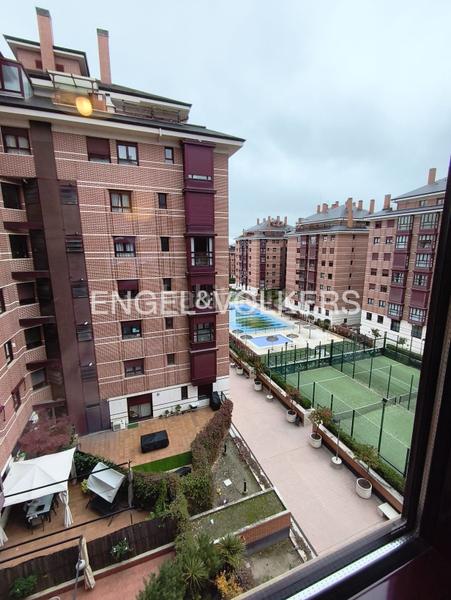Foto a58423d0-7ee4-49da-b6e0-6d1e8fc2e8f3. Rent apartment with heating parking pool in Pinar del Rey Madrid