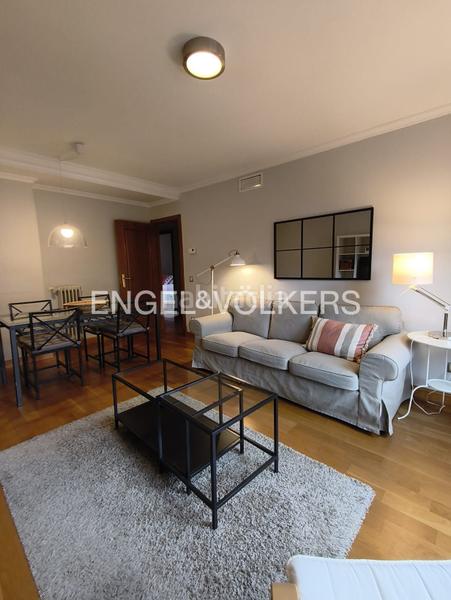 Foto e3b955d1-ec87-4b1b-acfb-a1d4887815ee. Rent apartment with heating parking pool in Pinar del Rey Madrid