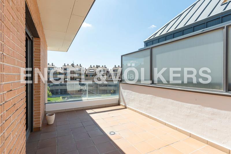 Foto b0bb3e0c-852f-4555-8431-5a96d254e88f. Alquiler apartamento magnífico ático dúplex en Viñas Viejas en Boadilla del Monte