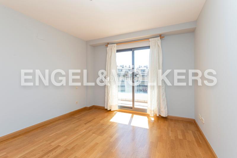 Foto b3d8ad67-bd34-4685-88ad-b2d30f99879c. Alquiler apartamento magnífico ático dúplex en Viñas Viejas en Boadilla del Monte