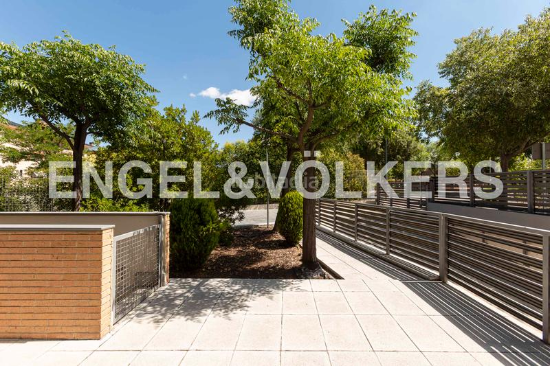 Foto 3e6150aa-63b1-4362-81ca-410f92537492. Lloguer apartament amb calefacció aparcament piscina a Boadilla del Monte