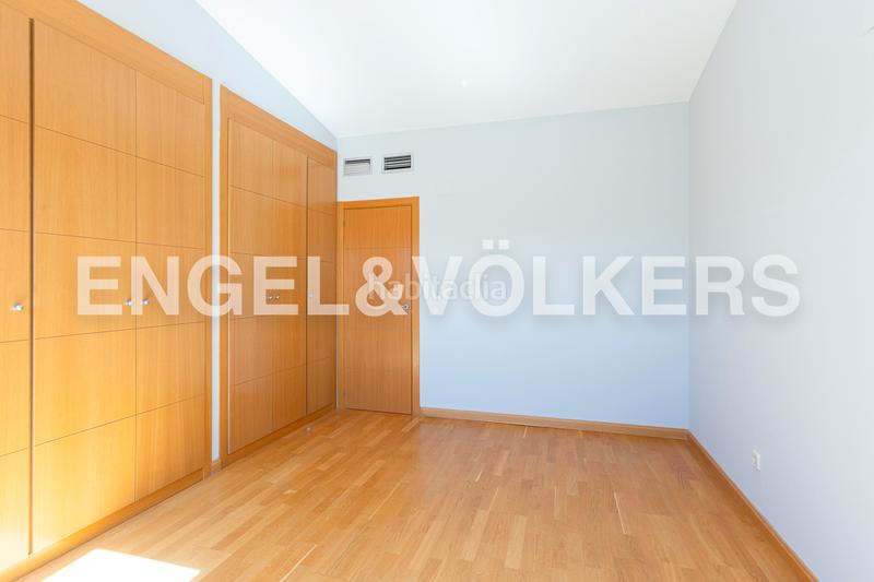 Foto 0e9f87d5-5a2d-44c8-a2cb-ab15649d3cc2. Location appartement avec chauffage parking piscine dans Boadilla del Monte