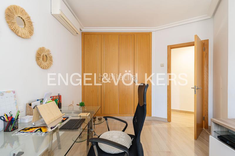 Foto 4278d138-6af4-46b6-8bc3-6cc0cd7e9308. Haus mit heizung parking pool in La Cabaña Pozuelo de Alarcón