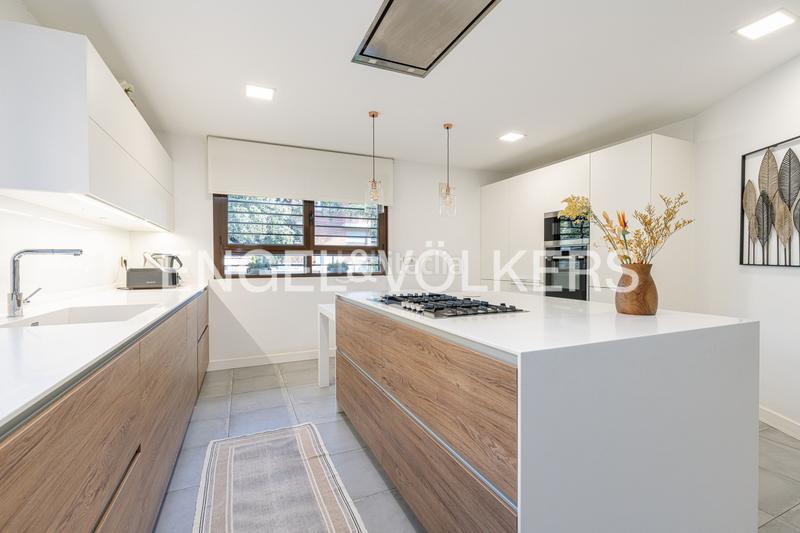 Foto 7cec82e0-9cdb-4843-9b30-47d294af23bb. Haus mit heizung parking pool in La Cabaña Pozuelo de Alarcón