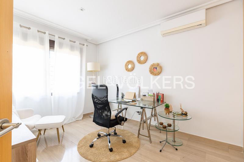 Foto b2cafab8-391a-45ed-9414-3fd0af18f8e2. Haus mit heizung parking pool in La Cabaña Pozuelo de Alarcón