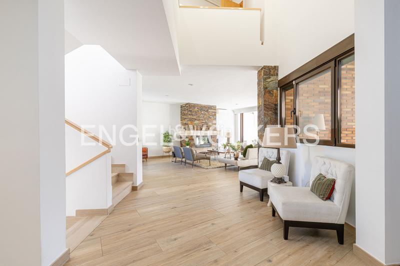 Foto b4d27b48-aafc-4e24-9efd-89cc3827f8ee. Haus mit heizung parking pool in La Cabaña Pozuelo de Alarcón